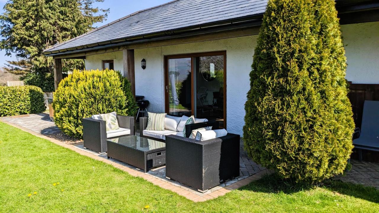 Laurel - Pet-Friendly Cottage With Indoor Pool, Hot Tub & Panoramic Snowdonia Views Colwyn Bay Dış mekan fotoğraf