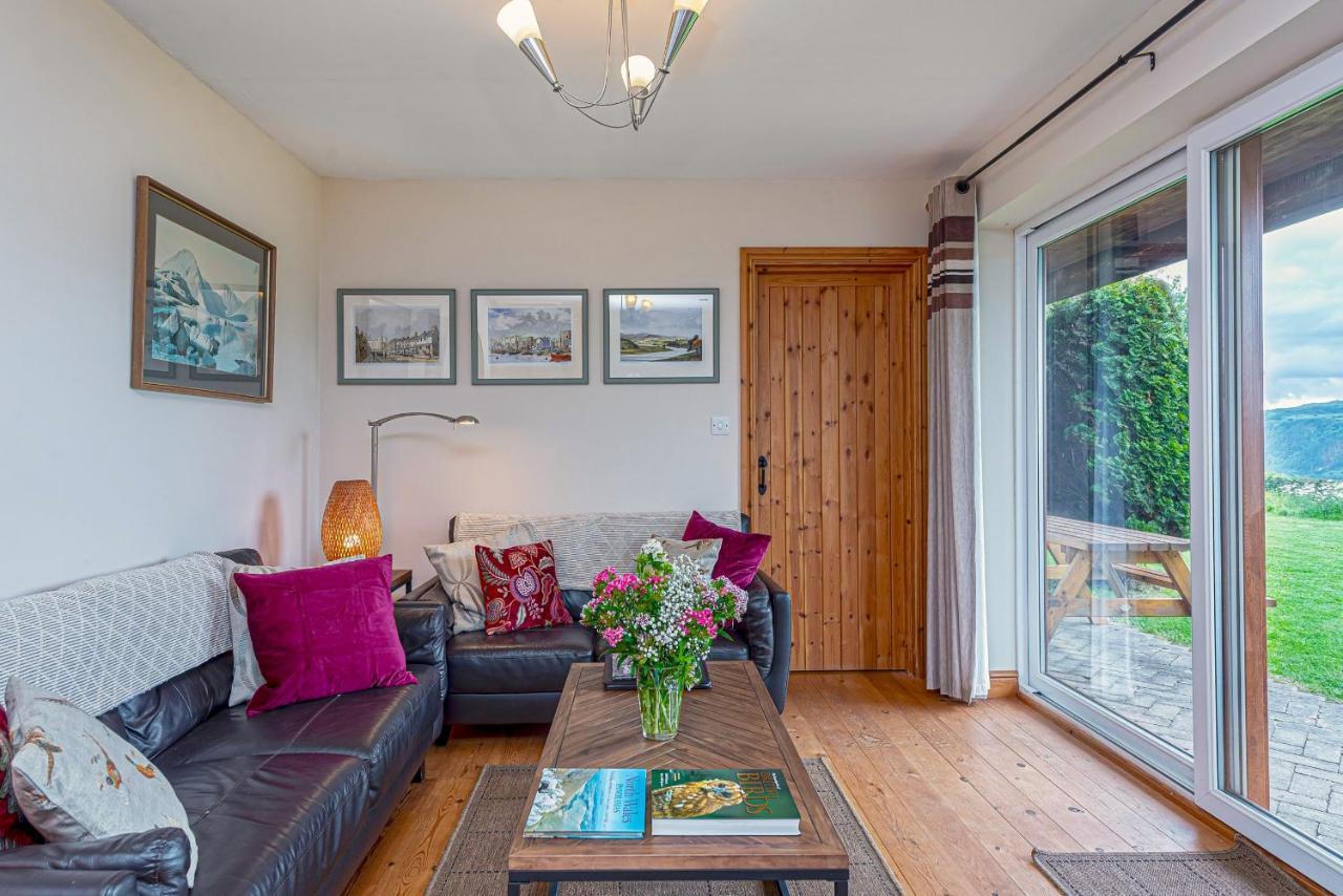 Laurel - Pet-Friendly Cottage With Indoor Pool, Hot Tub & Panoramic Snowdonia Views Colwyn Bay Dış mekan fotoğraf