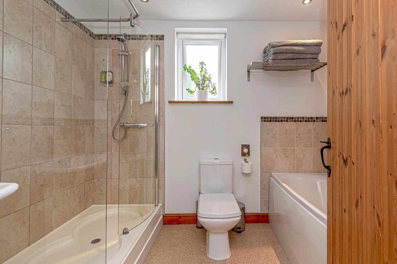 Laurel - Pet-Friendly Cottage With Indoor Pool, Hot Tub & Panoramic Snowdonia Views Colwyn Bay Dış mekan fotoğraf